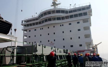 大連海事大學領(lǐng)導調(diào)研實習船建造項目