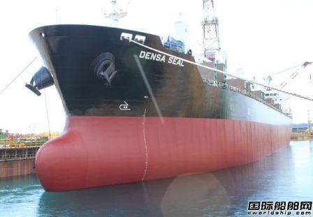 Hyundai-Vinashin三船同日下水