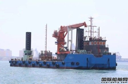 港達(dá)船廠建造國內(nèi)最大反鏟挖泥船下水