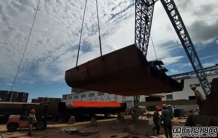 啟帆船舶第二艘舟山船型供油船“錦輝17”輪開(kāi)工