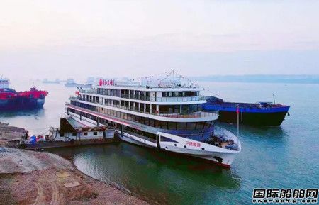 鑫匯船舶建造全球載電量最大純電動(dòng)游輪“長江三峽1”號(hào)完成舾裝離港