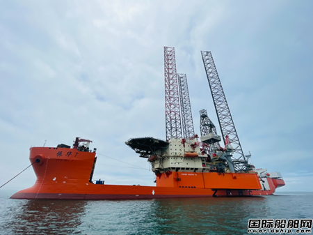 “振華7”輪青島成功浮裝發(fā)運(yùn)“振海二號”平臺