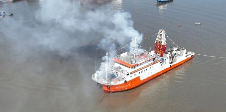 恒生船舶重工建造“海洋地質(zhì)二十六號”下水