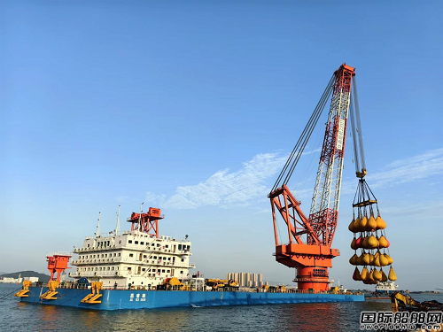 航通船業(yè)建造華南最大全回轉(zhuǎn)起重船順利完成重載試驗