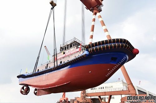 鎮(zhèn)江船廠為達(dá)航拖輪建造第二艘3824kW全回轉(zhuǎn)消拖兩用船下水