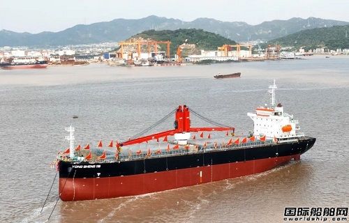 東紅船業(yè)建造14000噸雙甲板干雜貨船下水