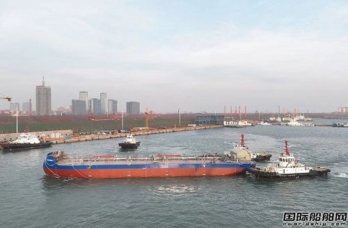 港達(dá)船舶重工兩艘國(guó)外化學(xué)品船下水