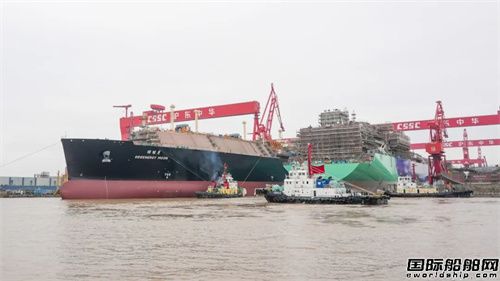 捷報(bào)再傳!滬東中華兩艘大型LNG船同日出塢