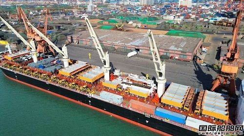 福建海運(yùn)集團(tuán)首艘64000噸散貨船“金海潤”輪首航